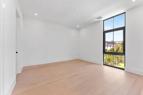 880 NE 3rd Avenue Boca Raton FL 33432