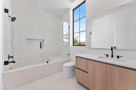 880 NE 3rd Avenue Boca Raton FL 33432