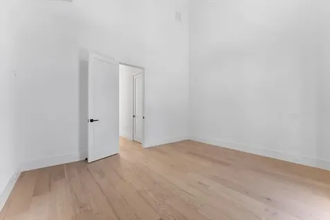 880 NE 3rd Avenue Boca Raton FL 33432