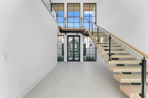 880 NE 3rd Avenue Boca Raton FL 33432