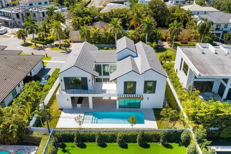 880 NE 3rd Avenue Boca Raton FL 33432