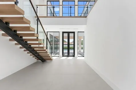 880 NE 3rd Avenue Boca Raton FL 33432