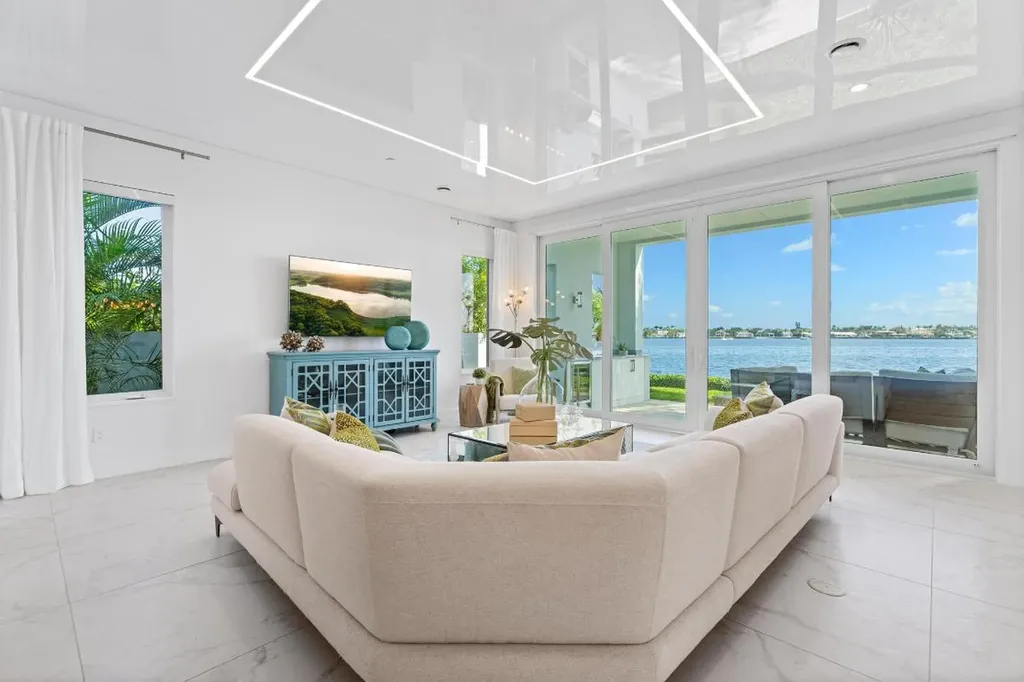 100 Water Club Court N North Palm Beach FL 33408
