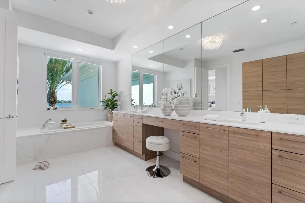 100 Water Club Court N North Palm Beach FL 33408