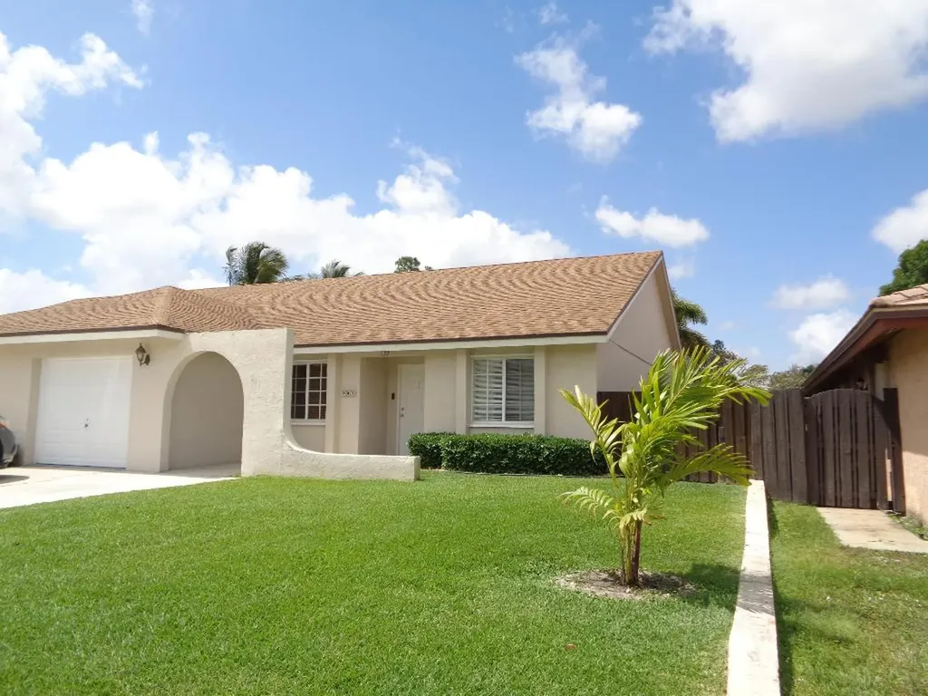 841 Lantern Tree Lane Wellington FL 33414