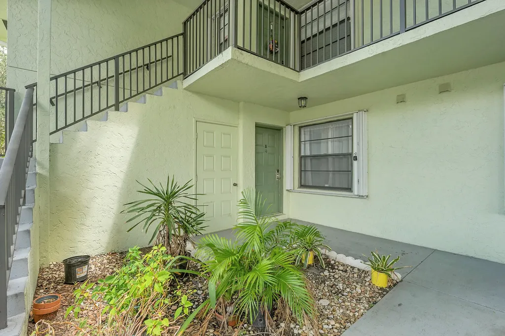 2301 Sabal Ridge Court Palm Beach Gardens FL 33418