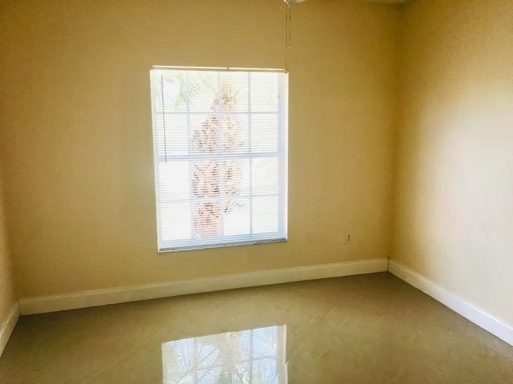 5016 Lantana Road Lake Worth FL 33463