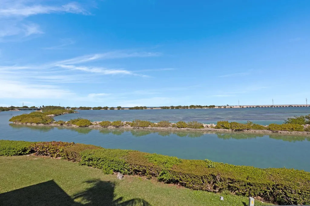 2002 Marina Villa Drive Duck Key FL 33050