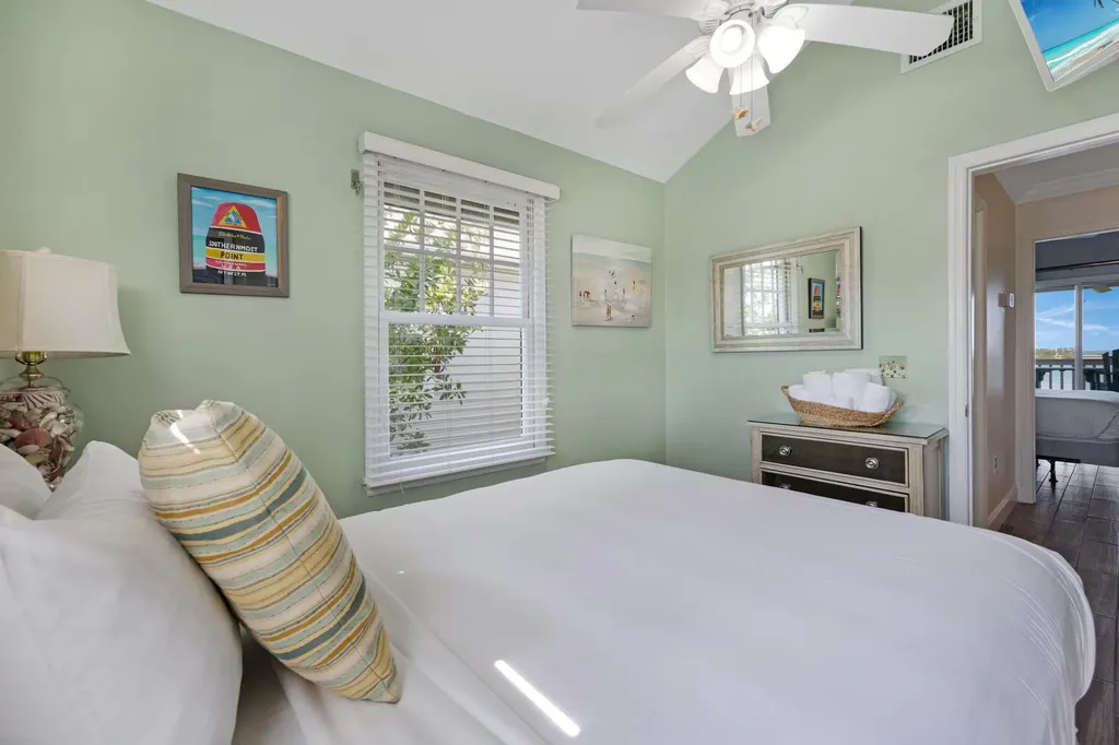 2002 Marina Villa Drive Duck Key FL 33050