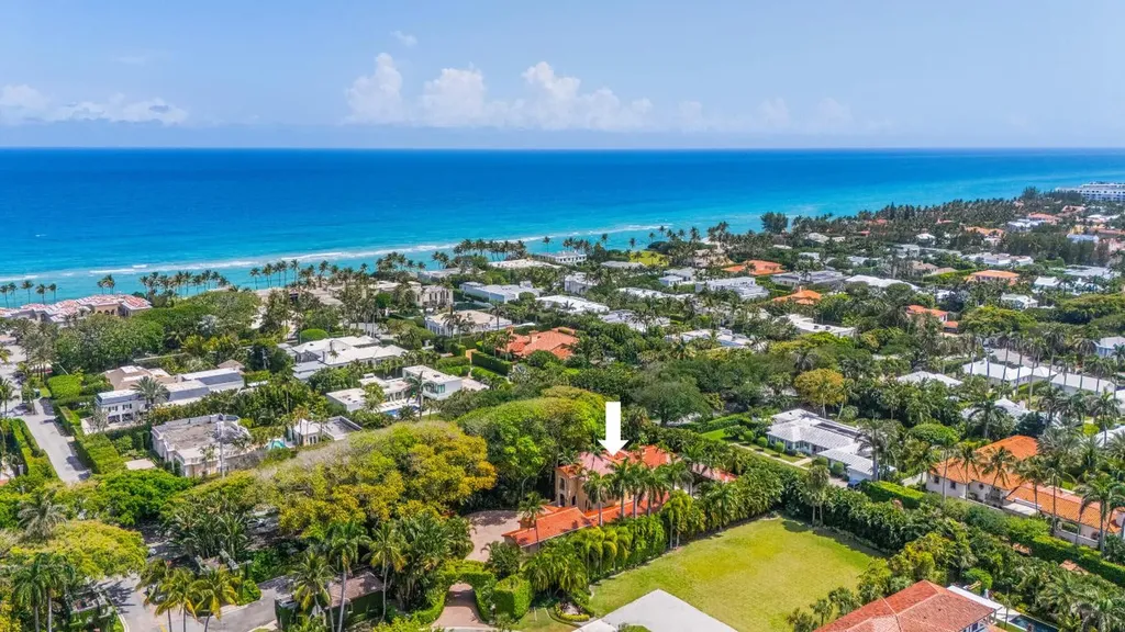226 Via Las Brisas Palm Beach FL 33480