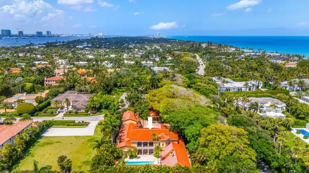 226 Via Las Brisas Palm Beach FL 33480
