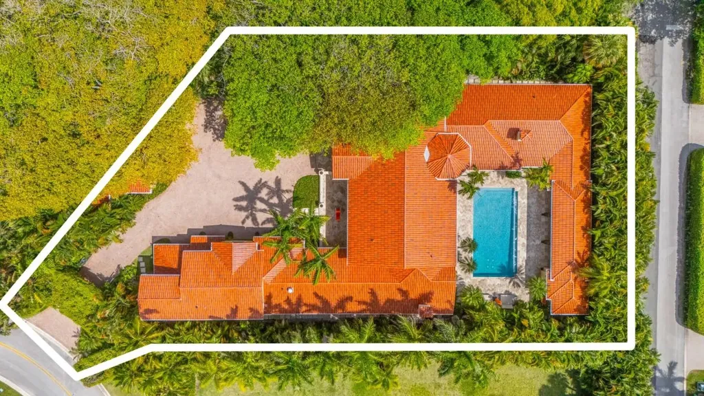 226 Via Las Brisas Palm Beach FL 33480