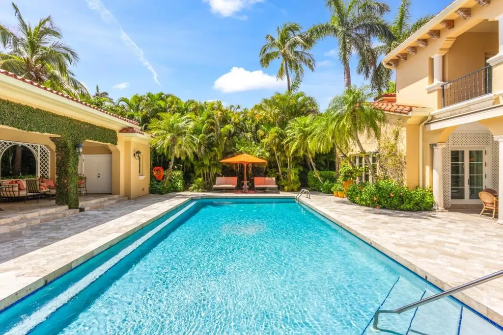 226 Via Las Brisas Palm Beach FL 33480
