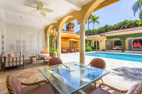 226 Via Las Brisas Palm Beach FL 33480