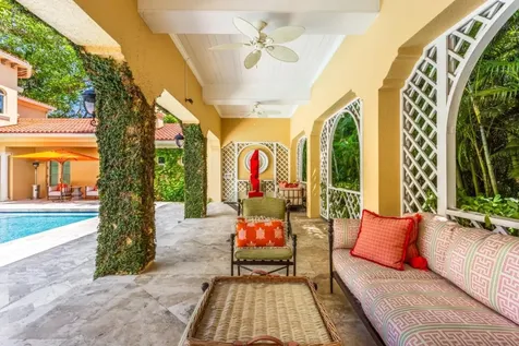 226 Via Las Brisas Palm Beach FL 33480