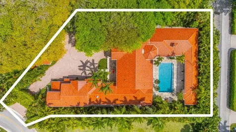 226 Via Las Brisas Palm Beach FL 33480
