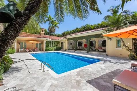226 Via Las Brisas Palm Beach FL 33480