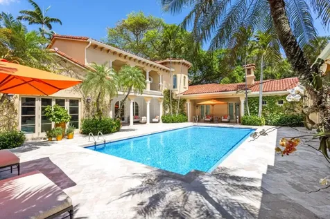 226 Via Las Brisas Palm Beach FL 33480