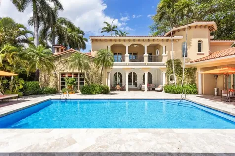 226 Via Las Brisas Palm Beach FL 33480