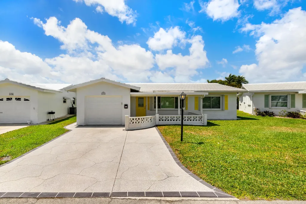 2198 SW 12th Avenue Boynton Beach FL 33426