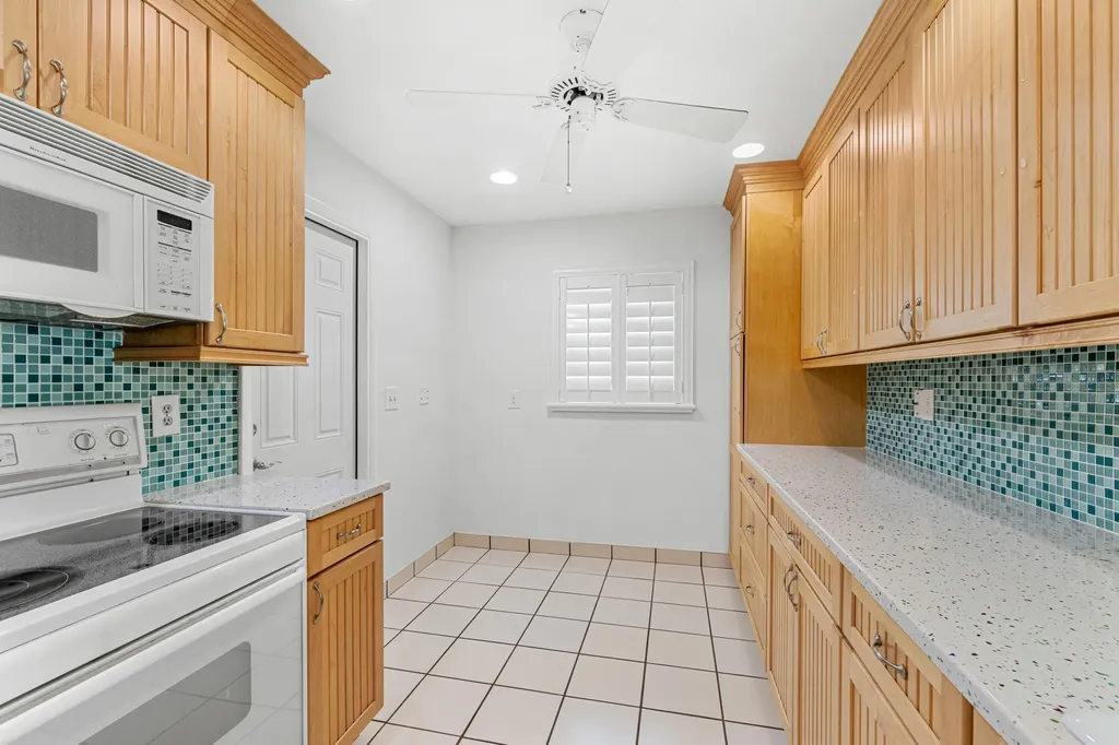 2198 SW 12th Avenue Boynton Beach FL 33426