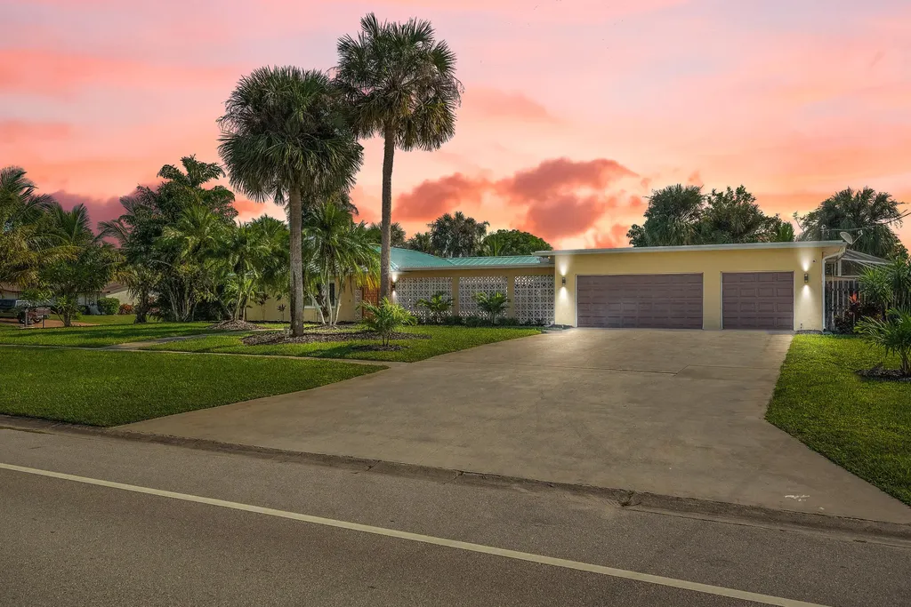 3043 SE Pine Valley Street Port St Lucie FL 34952