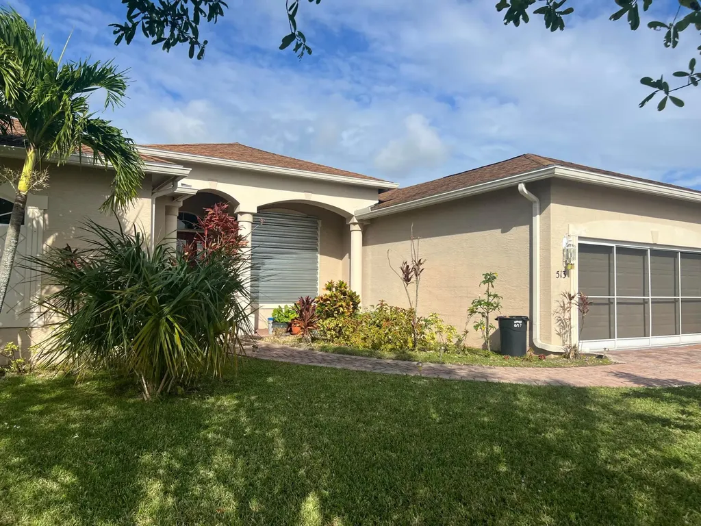513 SW Nagle Place Port St Lucie FL 34953