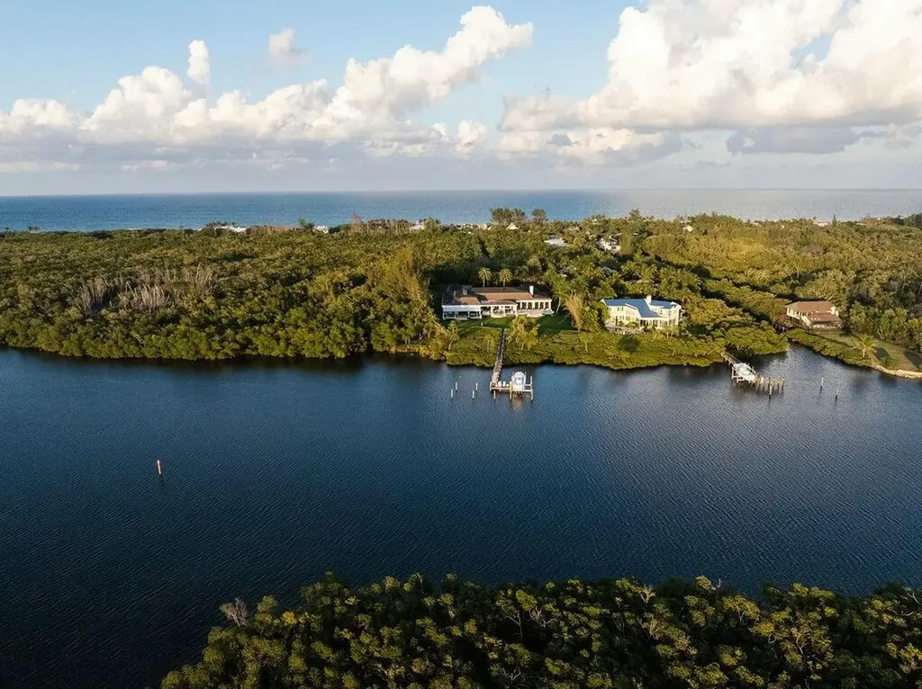 100 Harbor Way Jupiter Island FL 33455