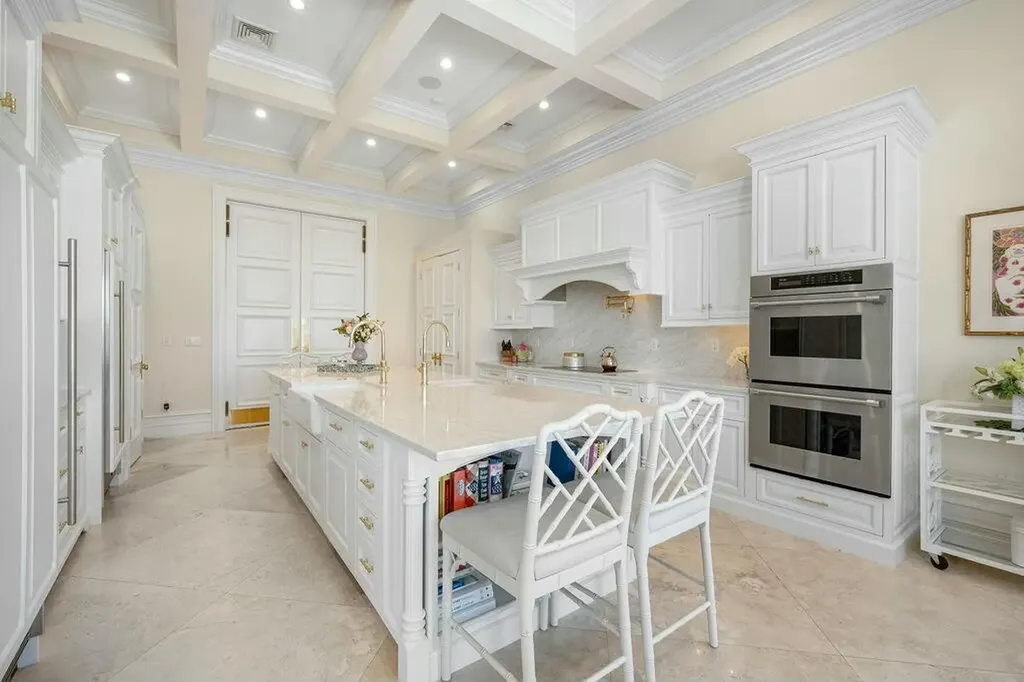 100 Harbor Way Jupiter Island FL 33455
