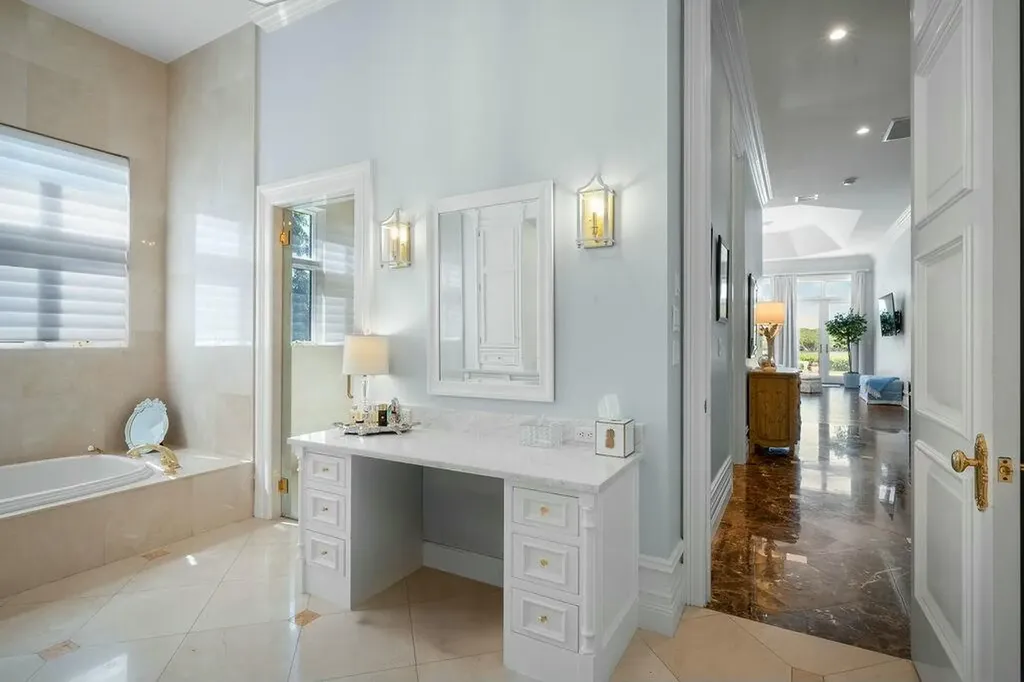 100 Harbor Way Jupiter Island FL 33455
