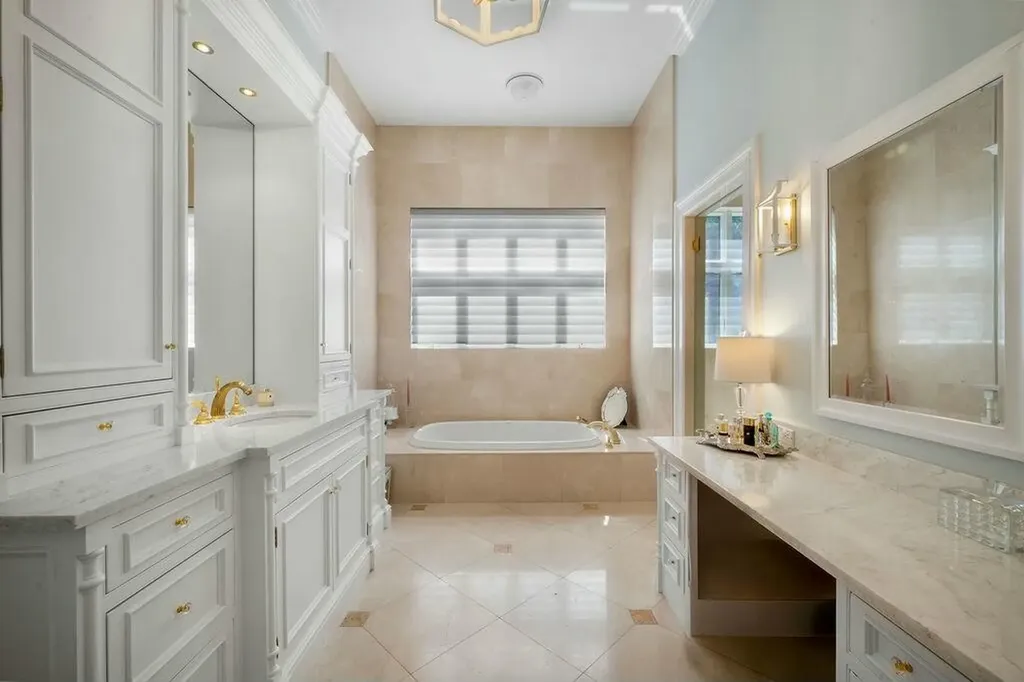 100 Harbor Way Jupiter Island FL 33455