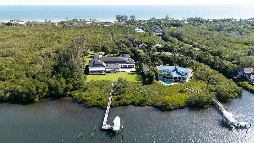 100 Harbor Way Jupiter Island FL 33455