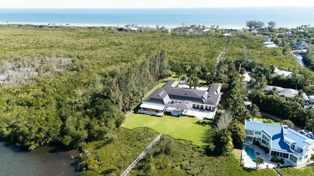 100 Harbor Way Jupiter Island FL 33455