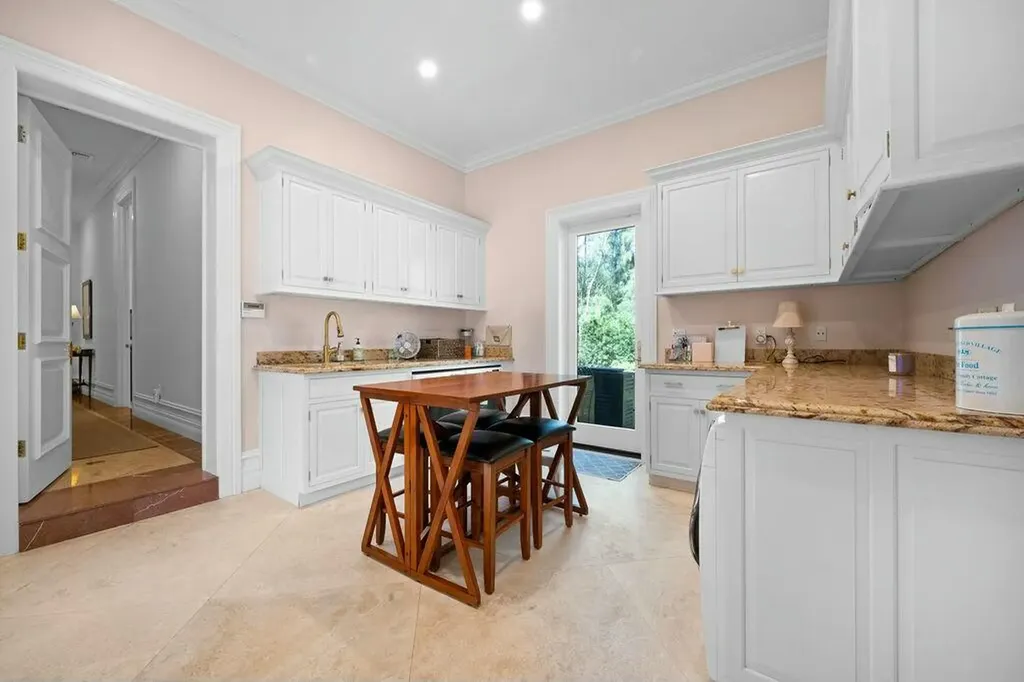 100 Harbor Way Jupiter Island FL 33455