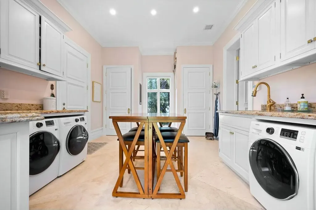 100 Harbor Way Jupiter Island FL 33455