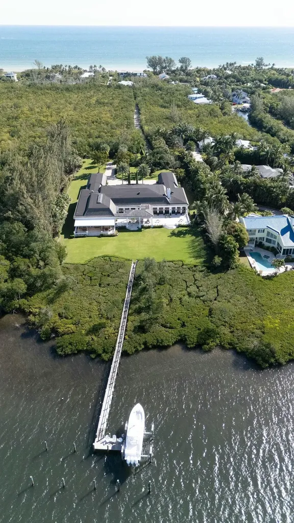 100 Harbor Way Jupiter Island FL 33455