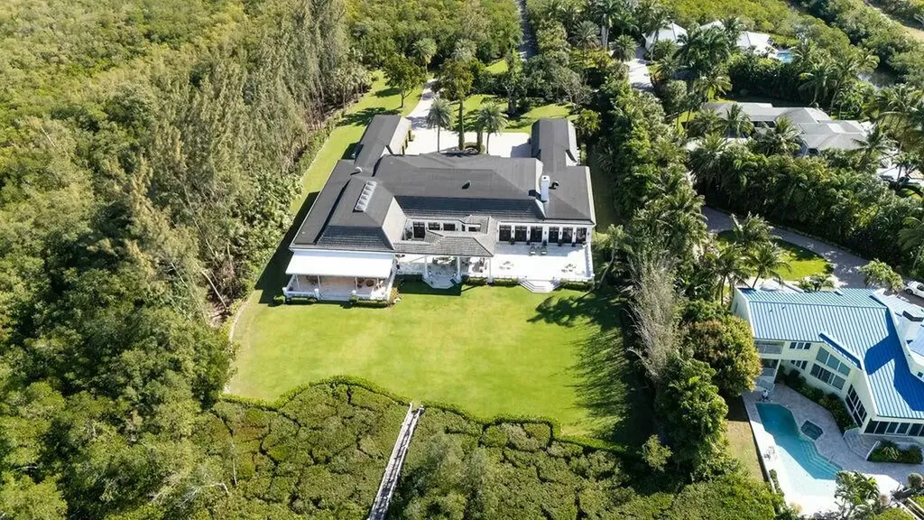 100 Harbor Way Jupiter Island FL 33455