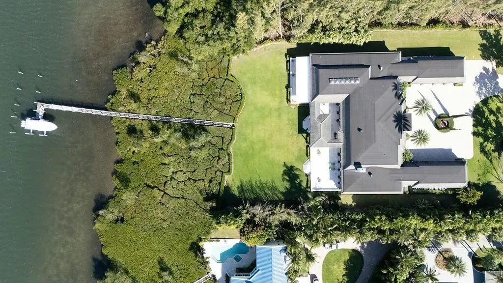 100 Harbor Way Jupiter Island FL 33455
