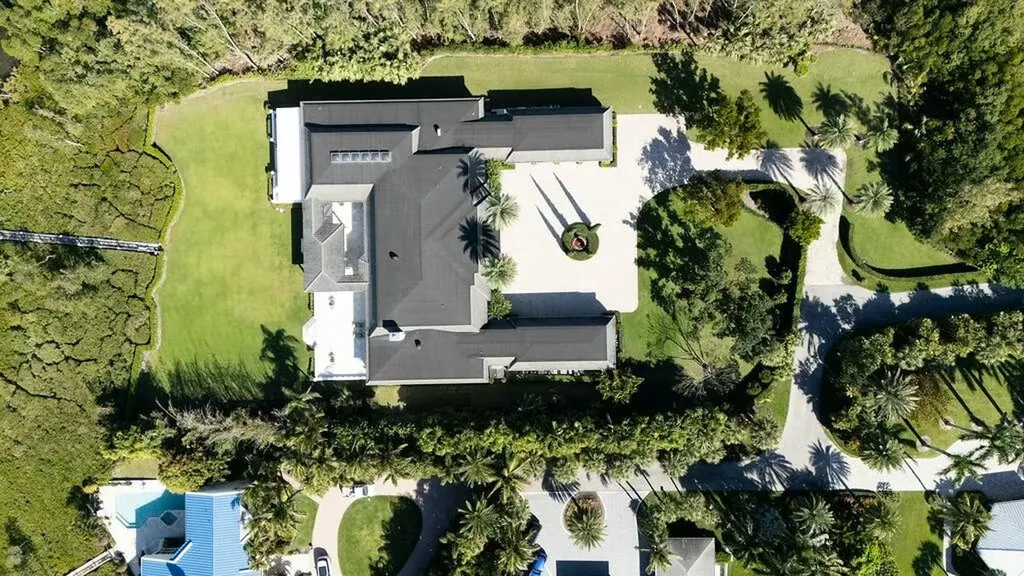 100 Harbor Way Jupiter Island FL 33455