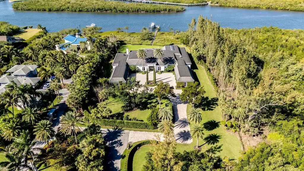 100 Harbor Way Jupiter Island FL 33455