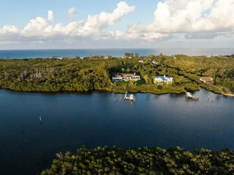 100 Harbor Way Jupiter Island FL 33455