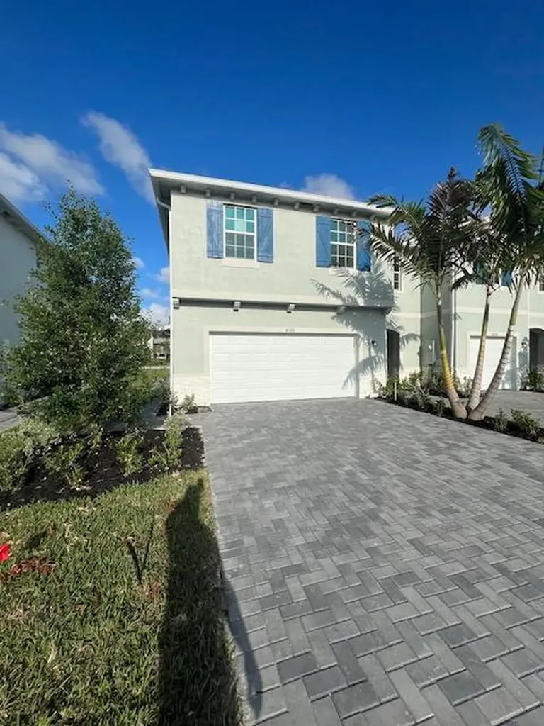 4176 Lagoon Shore Drive Lake Worth FL 33467
