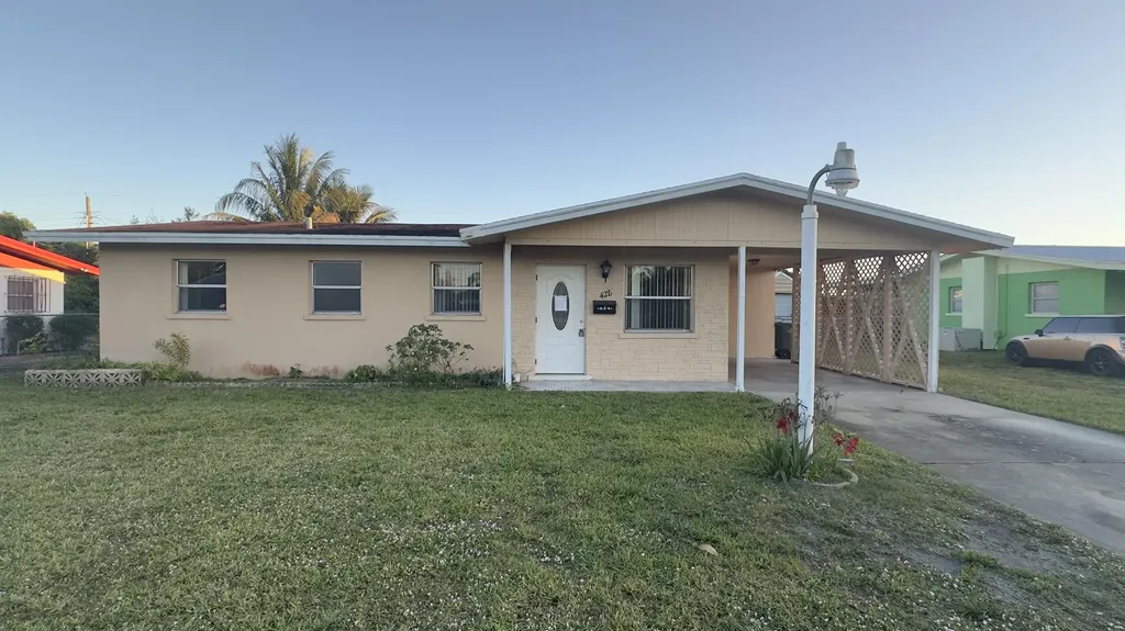428 W Alverdez Avenue Clewiston FL 33440
