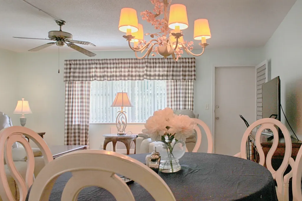 880 Horizons W Boynton Beach FL 33435