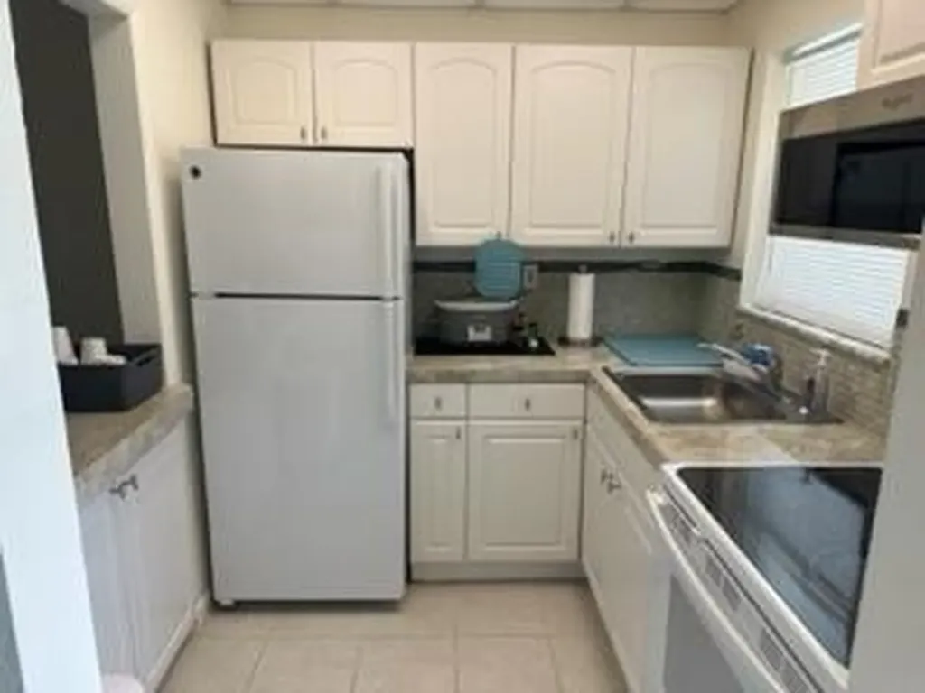 1117 Lake Terrace Boynton Beach FL 33426