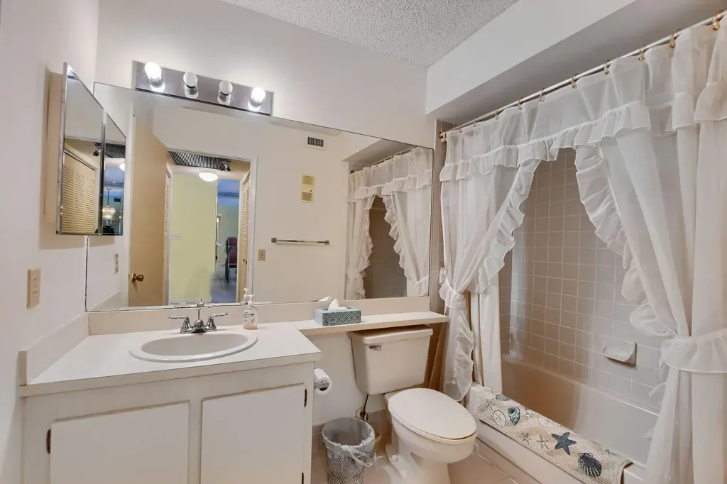 9244 Flynn Circle Boca Raton FL 33496