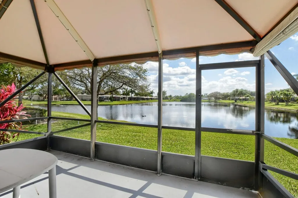 9244 Flynn Circle Boca Raton FL 33496