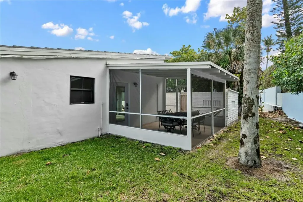 18 Adams Road Ocean Ridge FL 33435