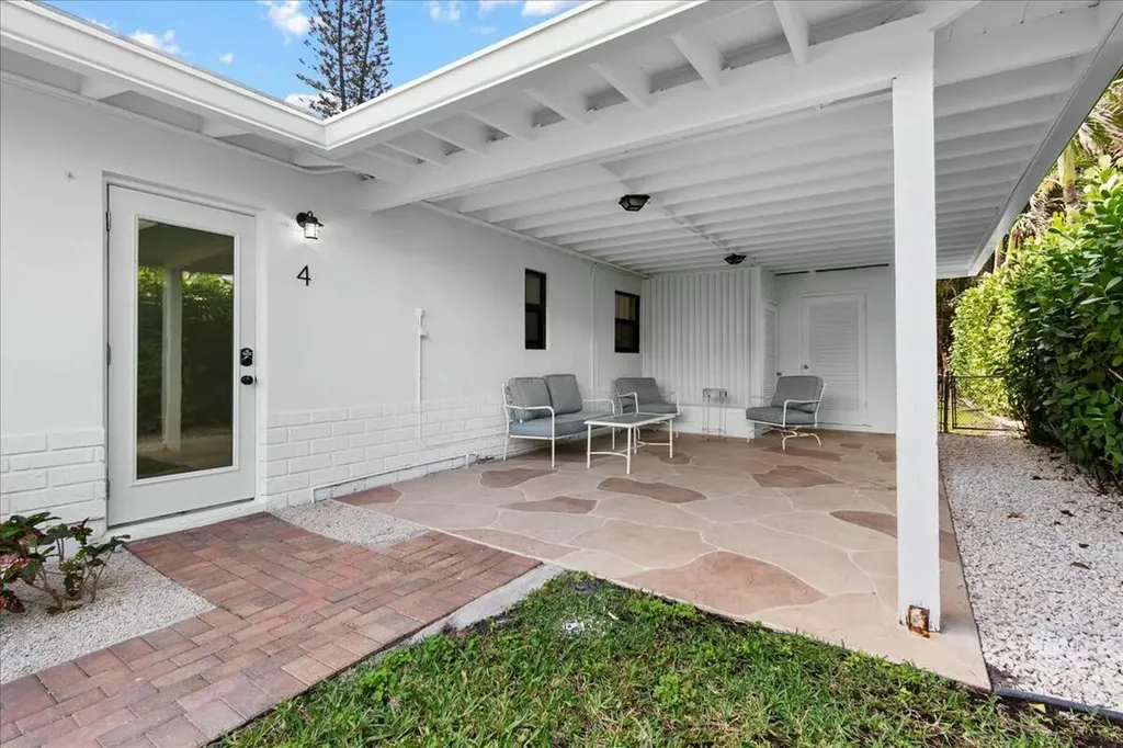 18 Adams Road Ocean Ridge FL 33435