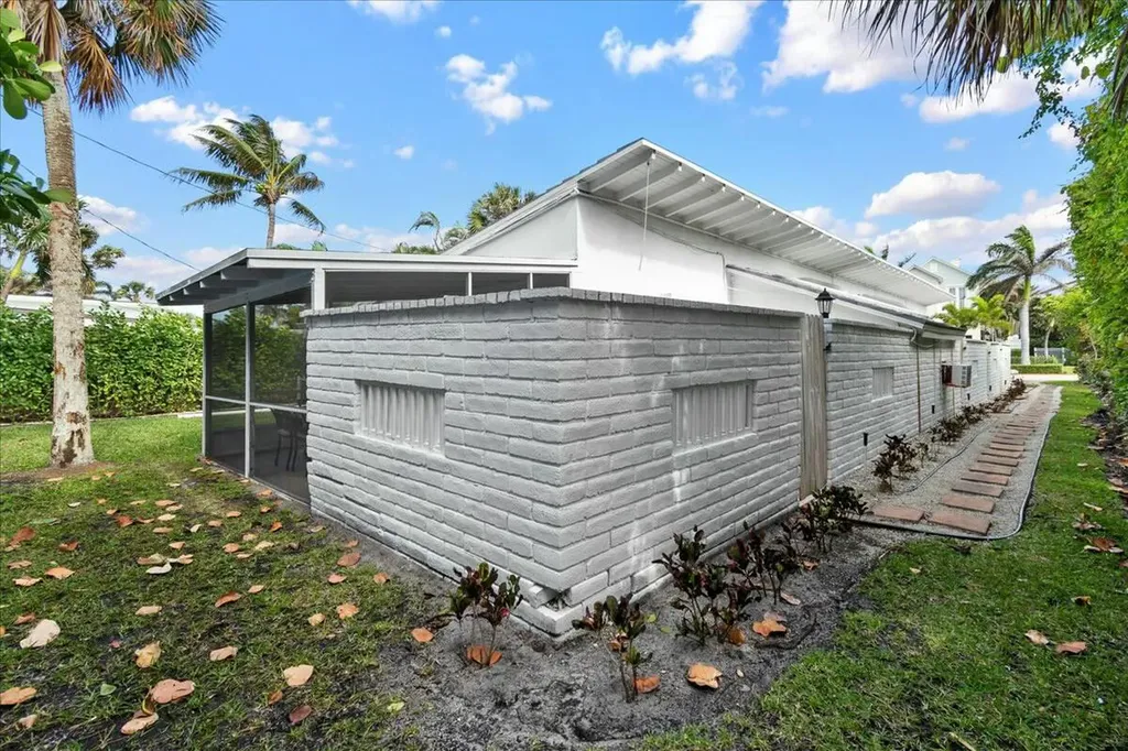 18 Adams Road Ocean Ridge FL 33435